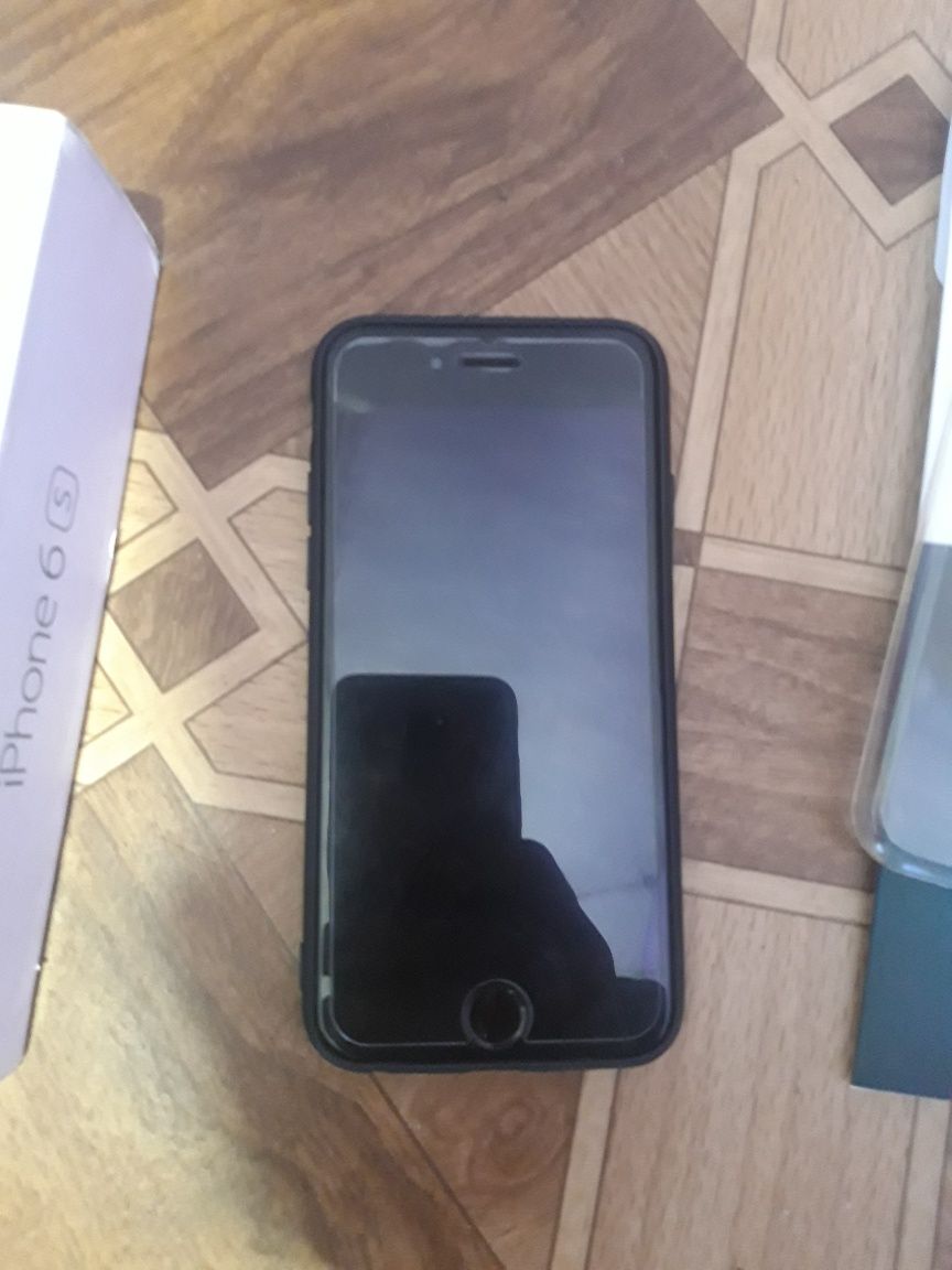Продам два айфон 6s 32gb