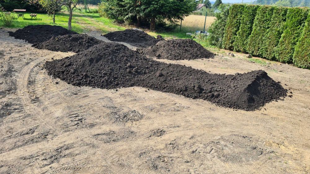 Ziemia ogrodowa czarnoziem do trawy i upraw warzyw torf oraz kompost