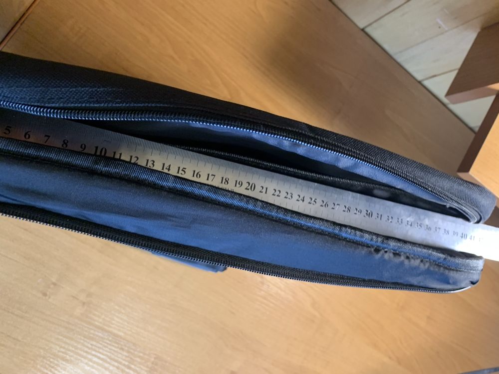 Сумка портфель чорна для ноутбука на 15.6дюймів 31*40*7cм