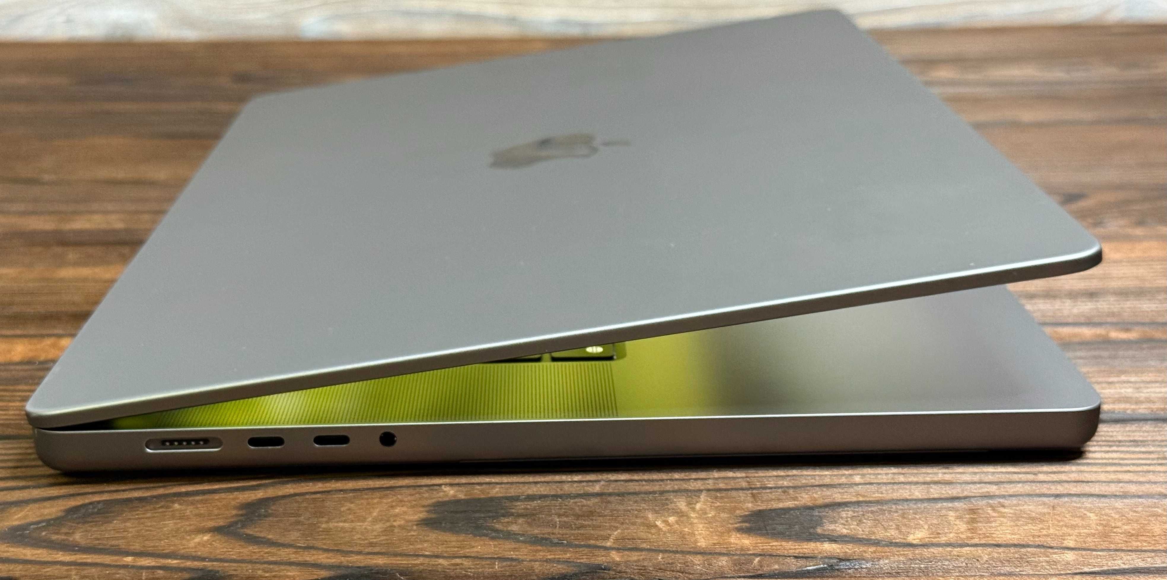 MacBook Pro 16 Mid 2021 M1 Pro (32/2Tb SSD) Space - 1.250 $$ - Магазин