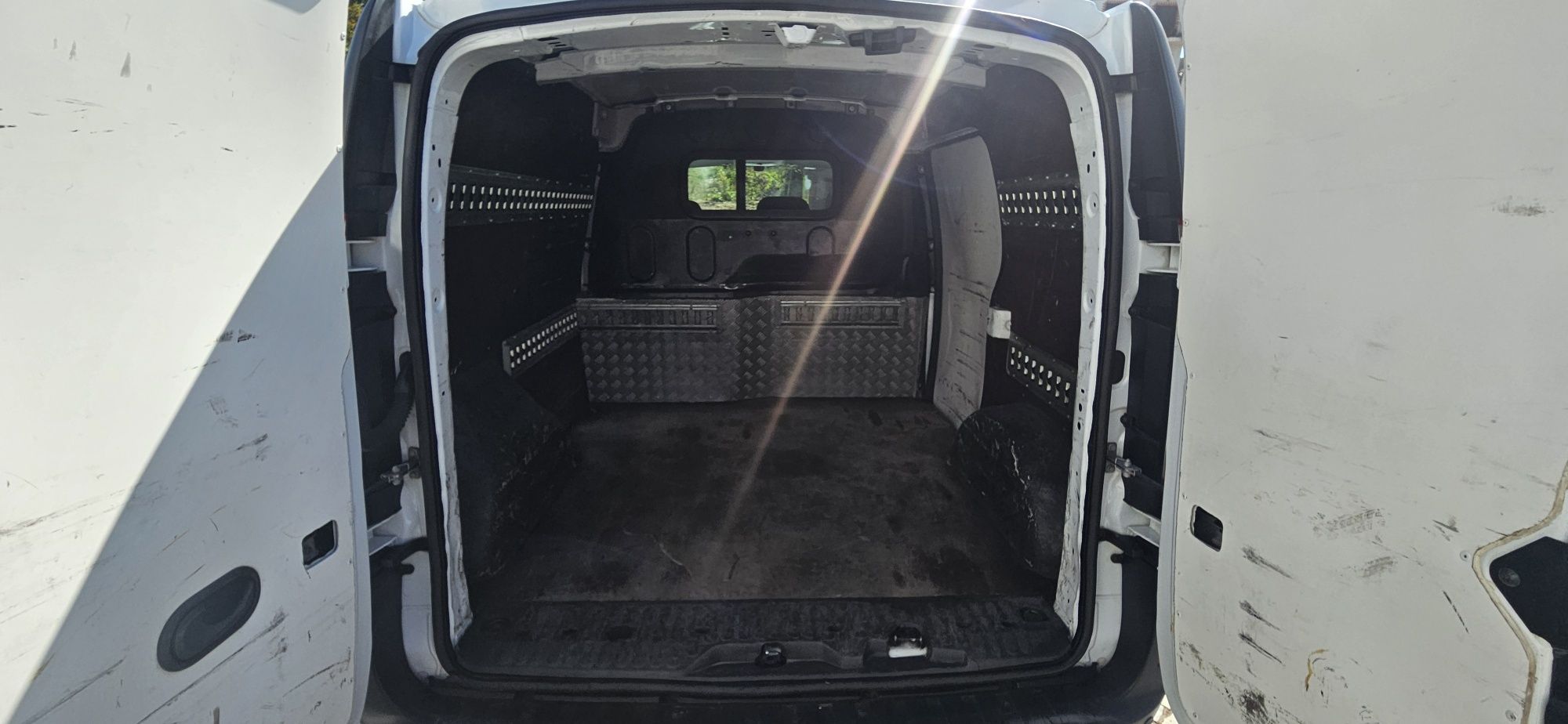 Renault kangoo 1.5 dci 140€/mês
