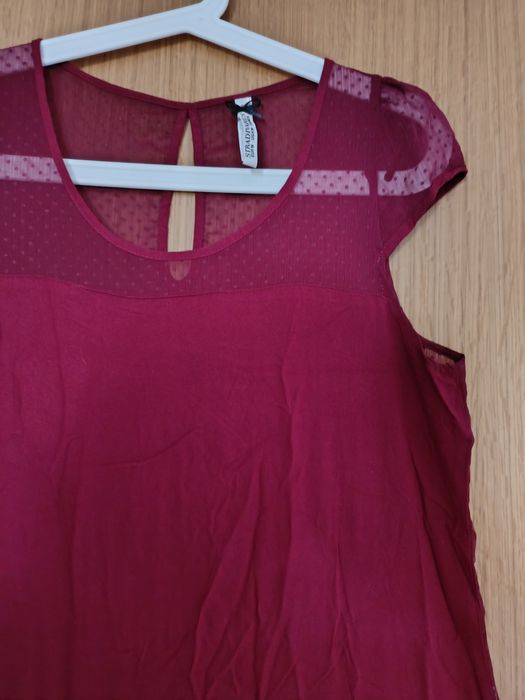 Blusa com detalhe nos ombros e costas