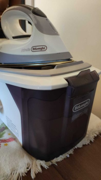 Żelazko parowe DeLonghi Stirella VVX1640 z generatorem pary