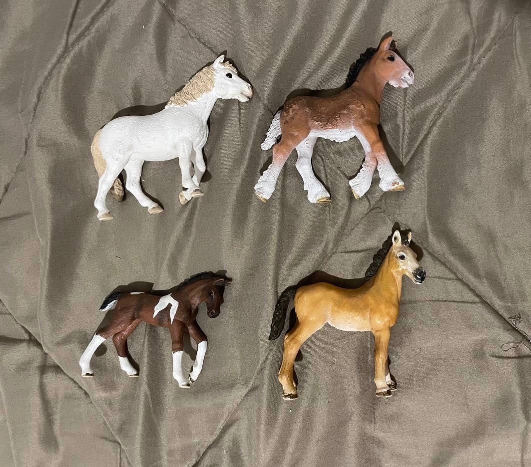 Коні Schleich та Breyer