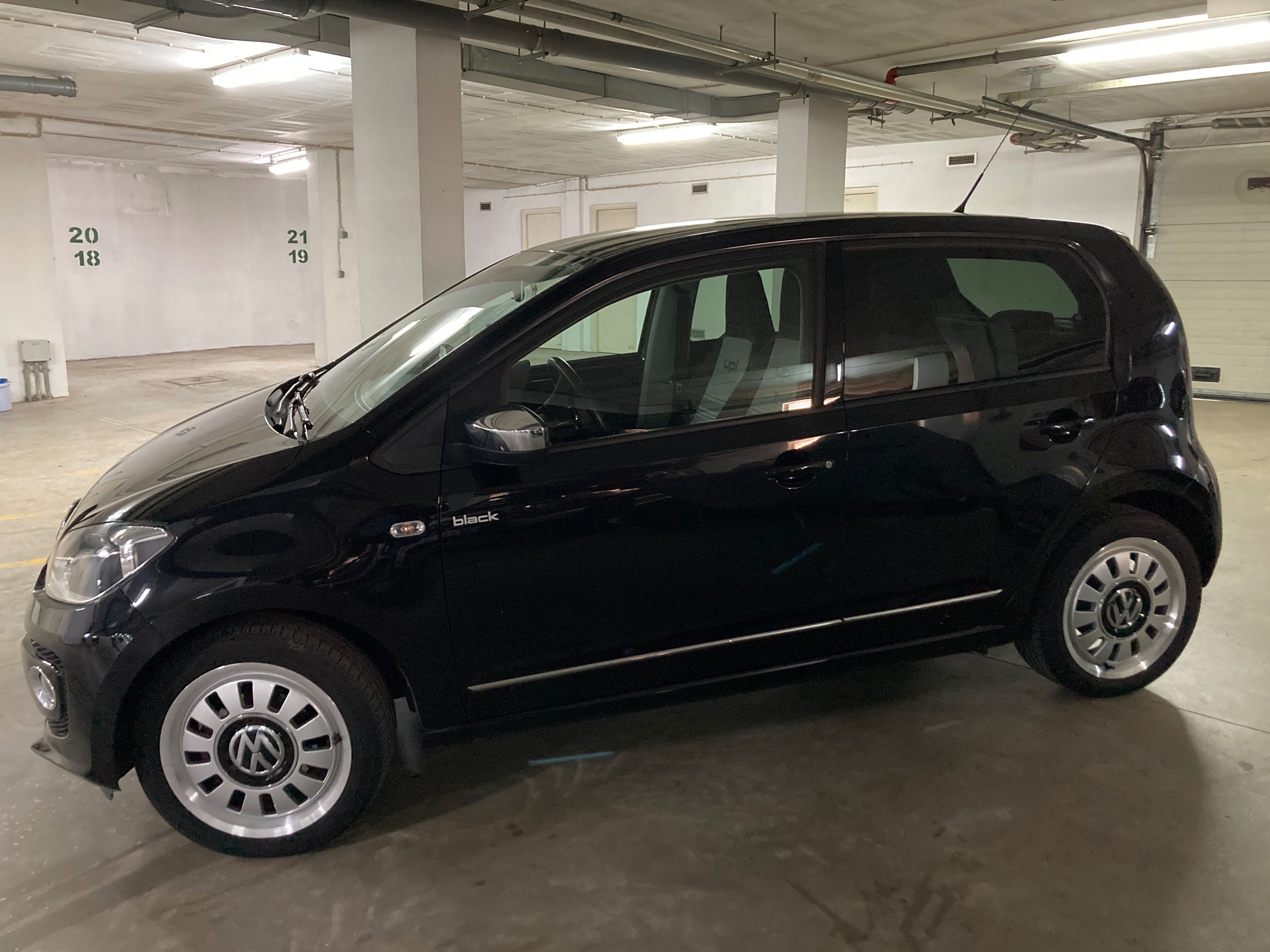 VW UP! Black Edition