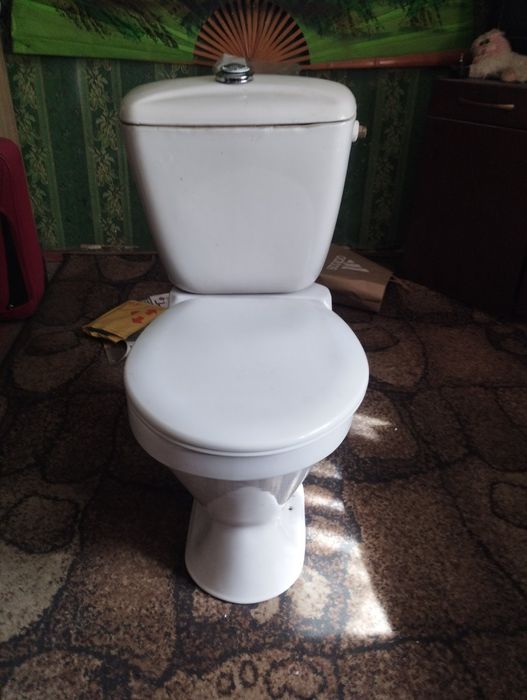 Унітази,комплекти,бачок