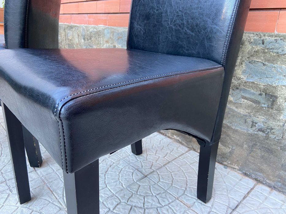 Conjunto de 4 cadeiras pele preta