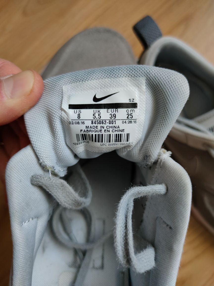 Кроссовки Nike Air Max Thea Premium Leather Matte Silver W 39
39