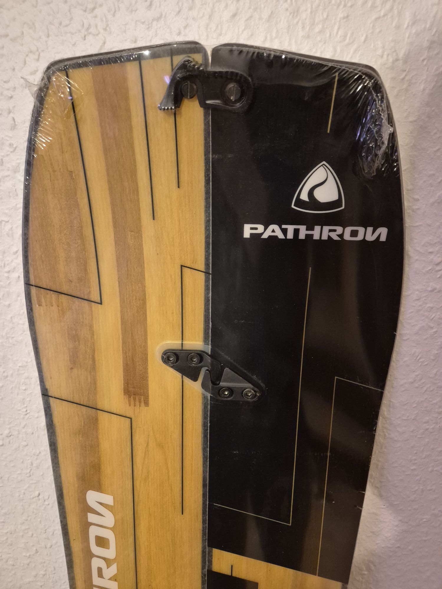 Splitboard Pathron Scratch Split 156cm

+ wiązania Pathron GT Alu Spli