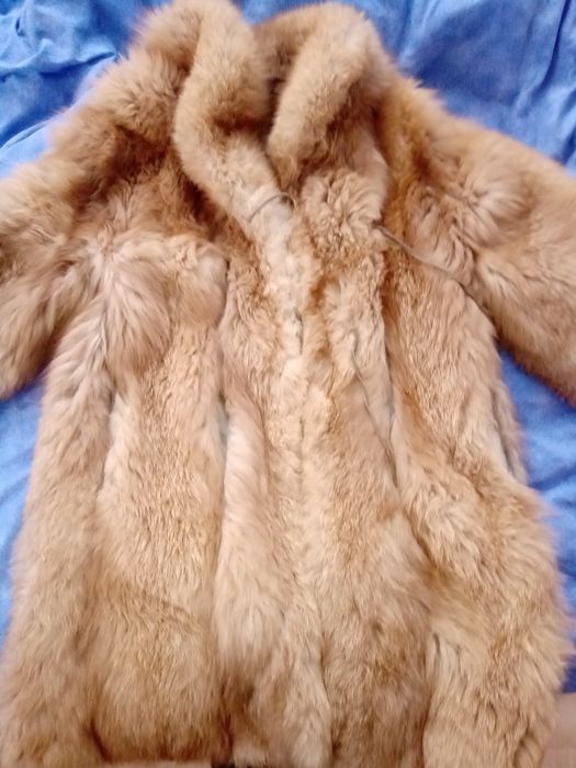 Продам шубу Fendi песець