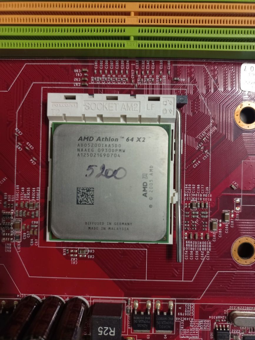 Материнська плата MSI K9N NEO- F V2 з процесором, ОЗУ 8 gb
