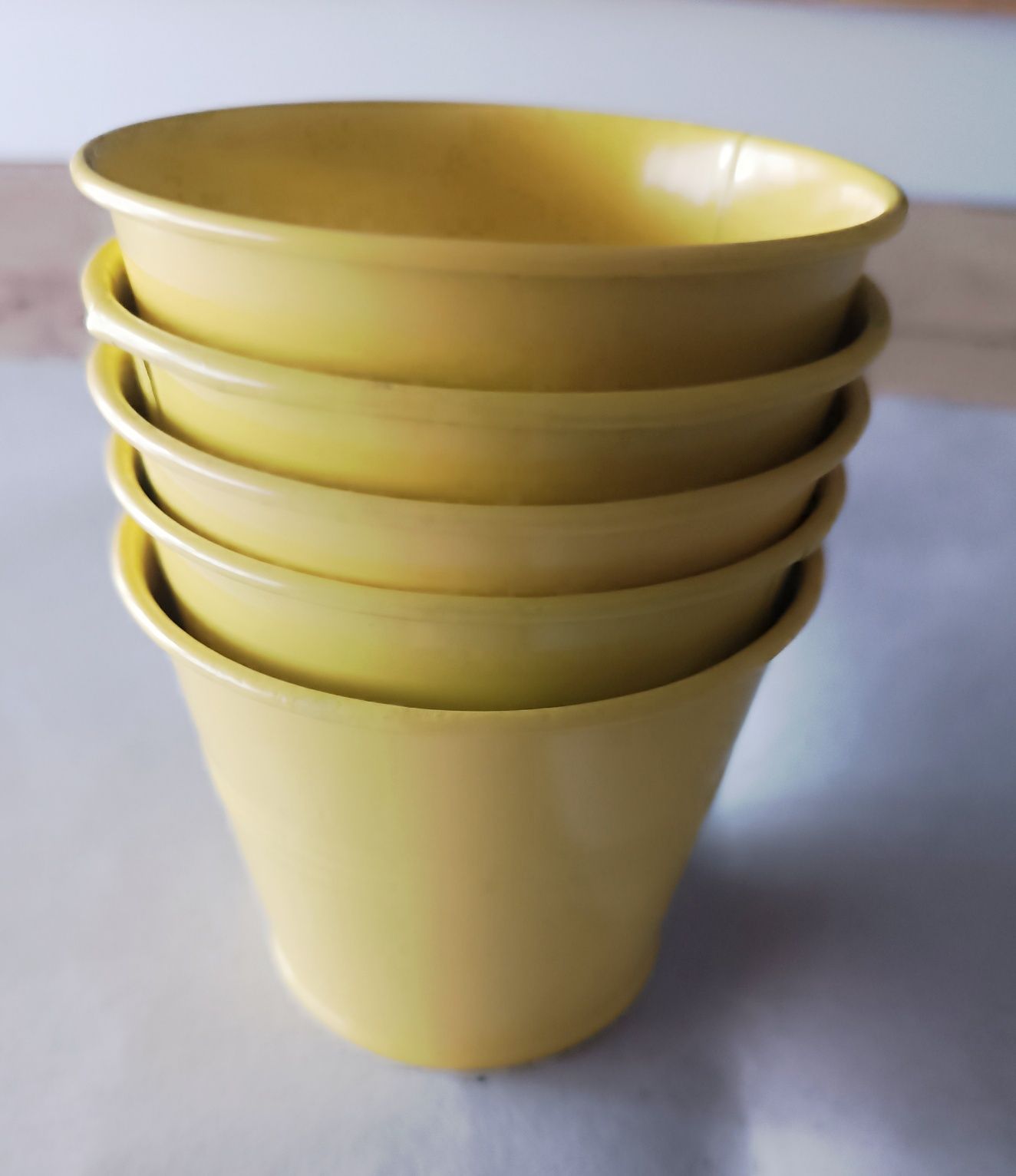 Vasos metal pequenos
