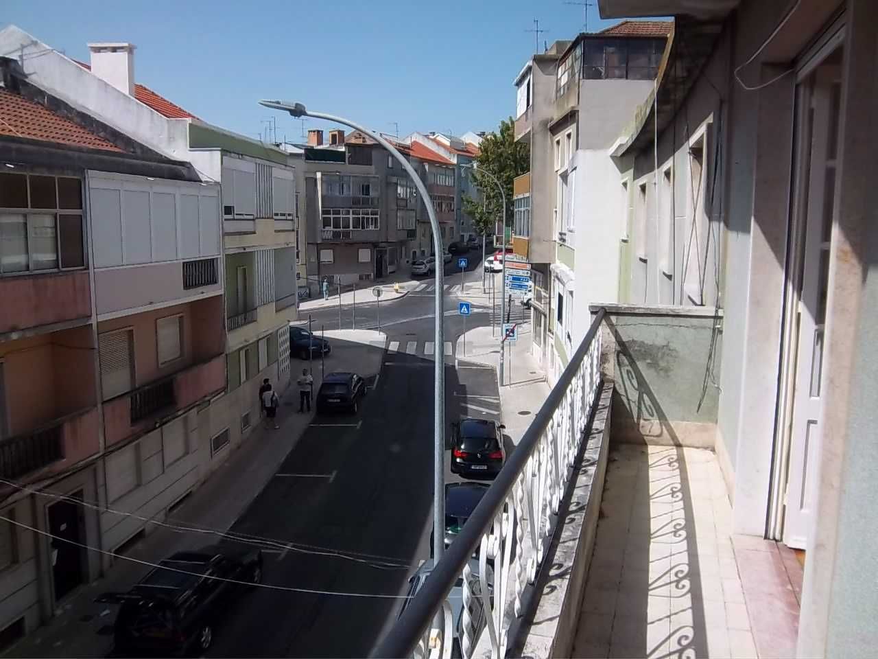 T1 MOBILADO E EQUIPADO na DAMAIA com muitos transportes à porta