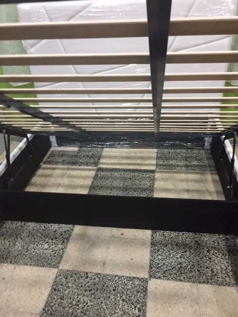 Cama com Cabeceira alta, Tecido em Polipele ( Lavável )