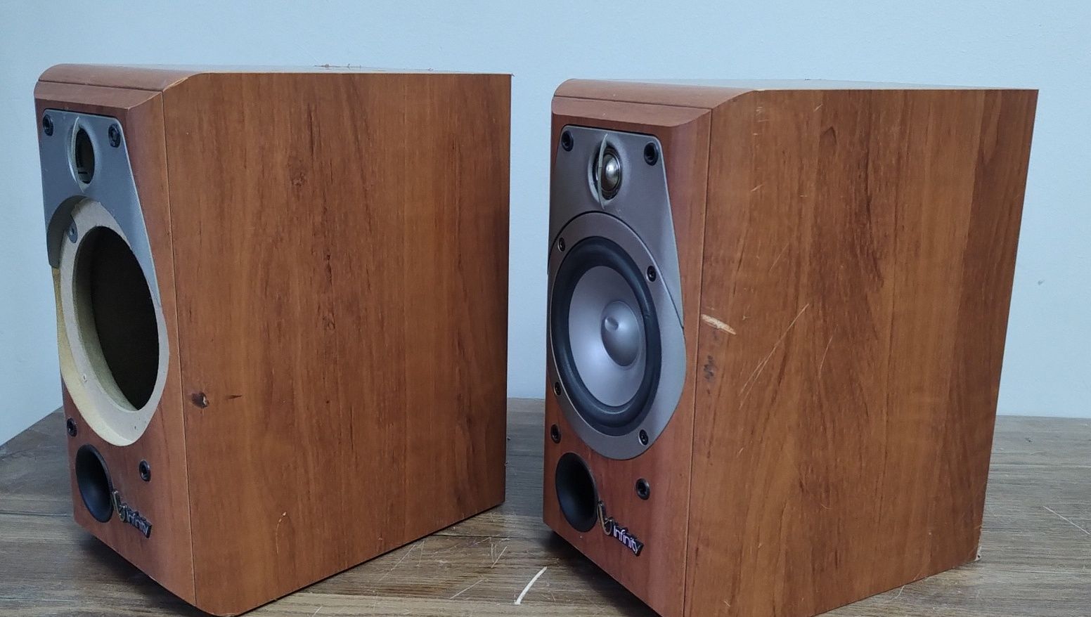 Kolumny, monitory Infiniti Alpha 10