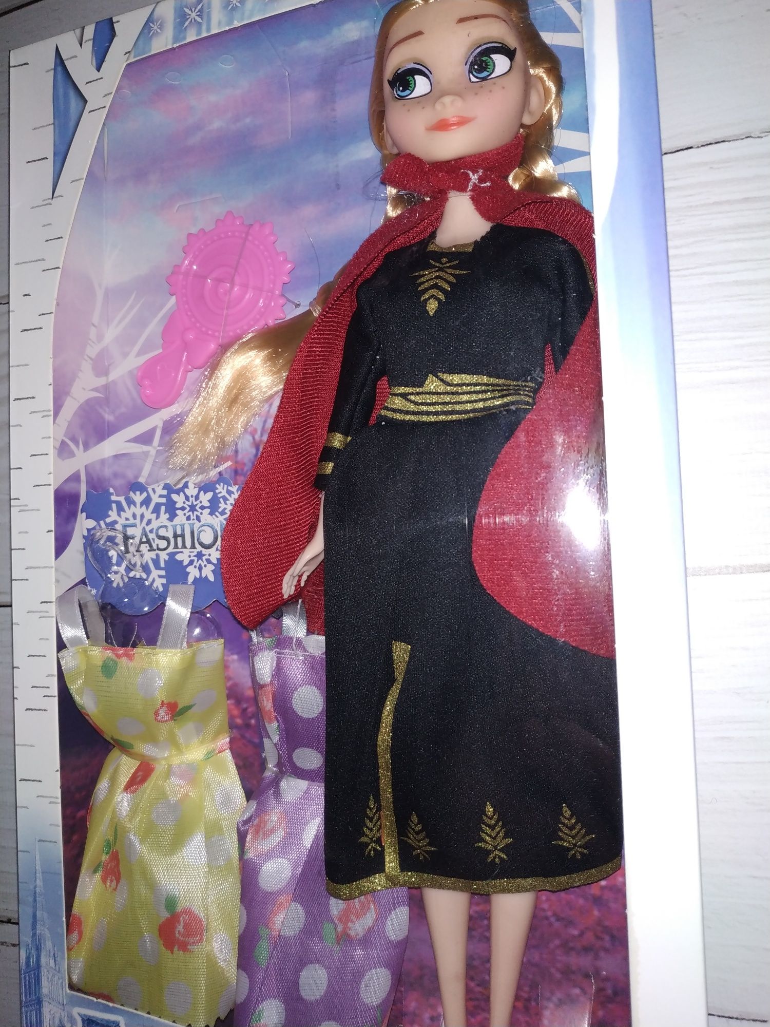 Лялька Ельза з одягом нова