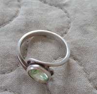 warmet pierścionek srebrny z zielonym oczkiem PRL