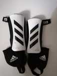 Caneleiras Adidas tiro