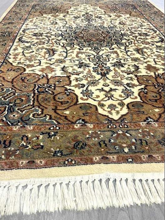 Persian Tabriz Oriental Rug, Handmade, Wool on Cotton, 182cm x 117cm64564350192002122