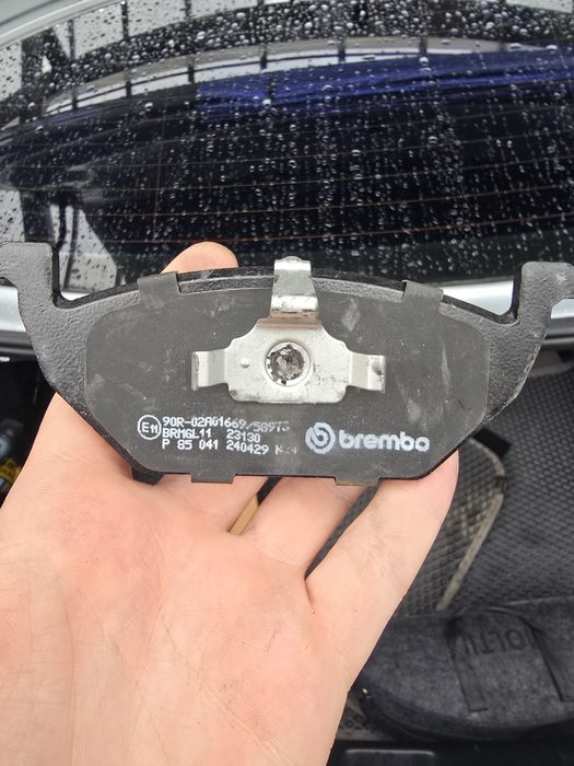 Тормозні колодки Brembo передні, нові