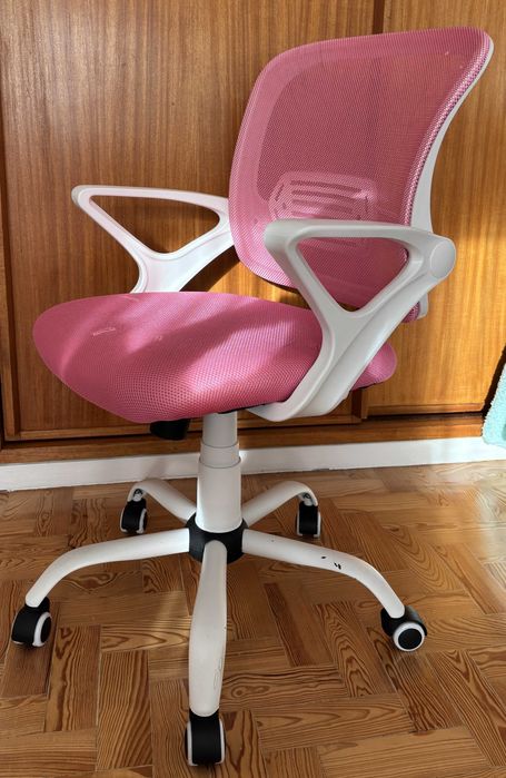 Cadeira de secretária com função de inclinação, em cor-de-rosa