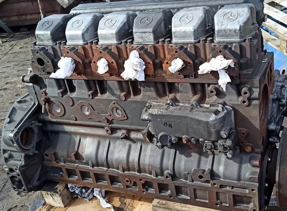 Silnik Słupek OM457 SIECZKARNIA ŁADOWARKA MASZYNA CLASS