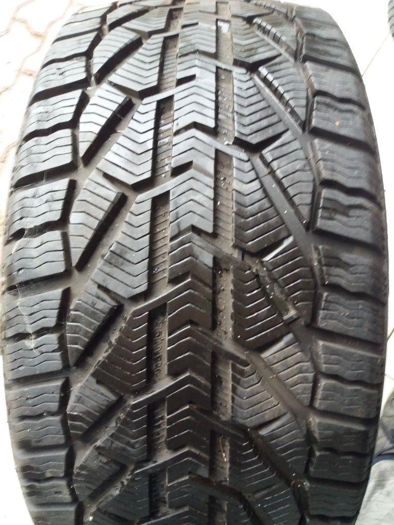 Opona zimowa 275/40r20 KORMORAN 2021R 8mm