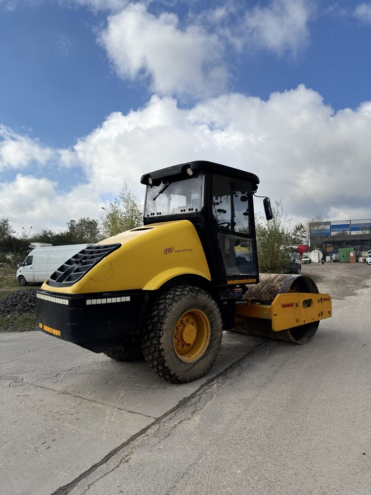 Продам каток грунтовий  з ПДВ вольво  каток ґрунтовий каток вібраційни