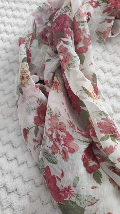 Kwiatowa chustka apaszka szalik szal jesień wiosna róże kwiaty retro