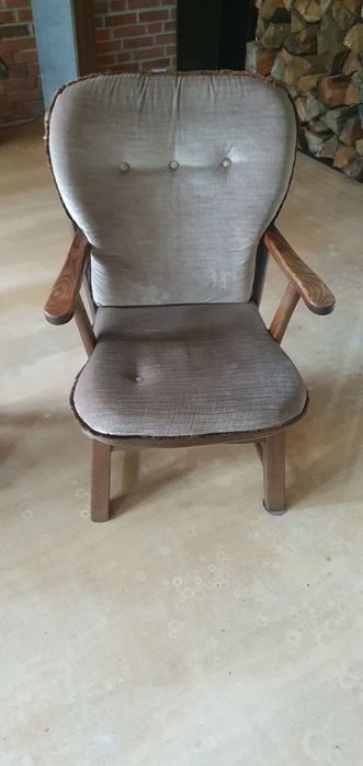Zestaw wypoczynkowy dwa fotele sofa drewniana konstrukcja