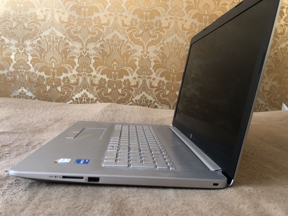 Ноутбук Hp 17.3  i5 1135g7