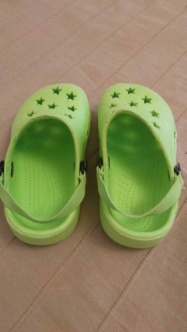 Босоніжки Crocs зелені