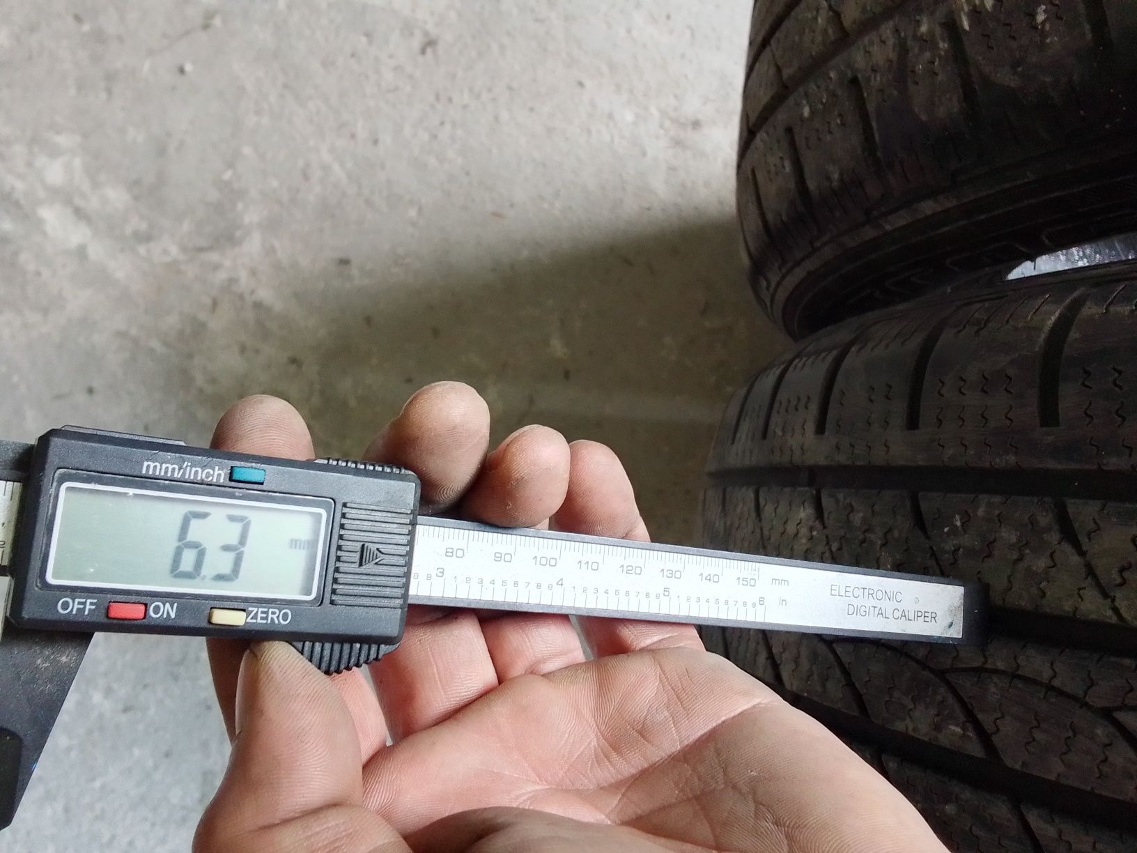 2 Opony zimowe 235/60r18 TRACMAH 2020r 6.5mm
