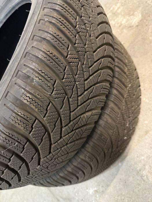 Dwie opony zimowe 205/55/16 Firestone