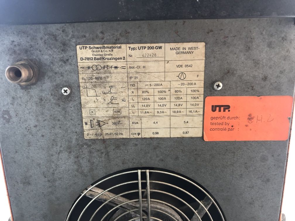 Máquina de soldar trifásica