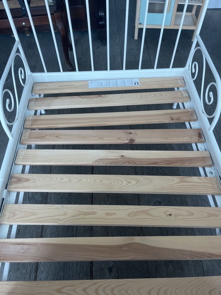 Dziecięce łóżko MINNEN z Ikea + drewniany stelaż + materac ( gratis )