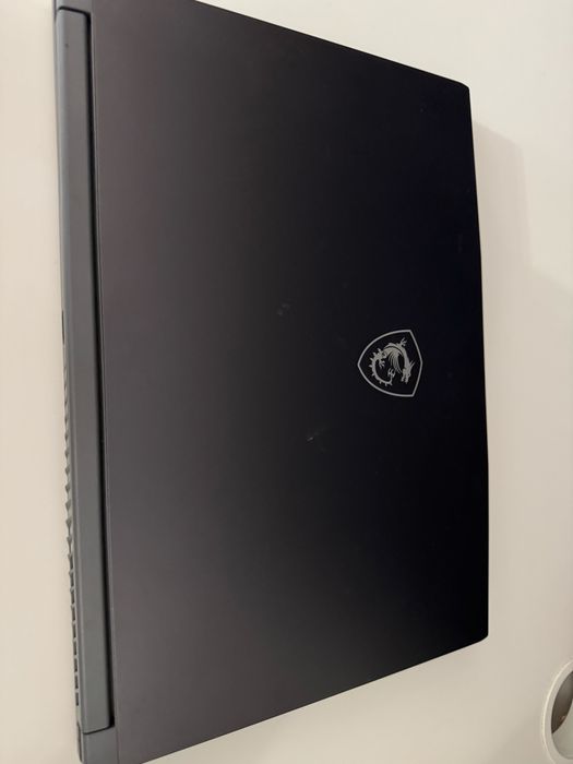 Laptom Msi Thin 15 B12UC