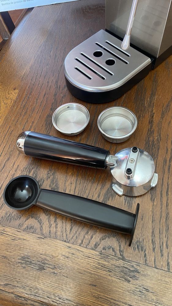 Máquina de café expresso Sienna Ufesa semi nova