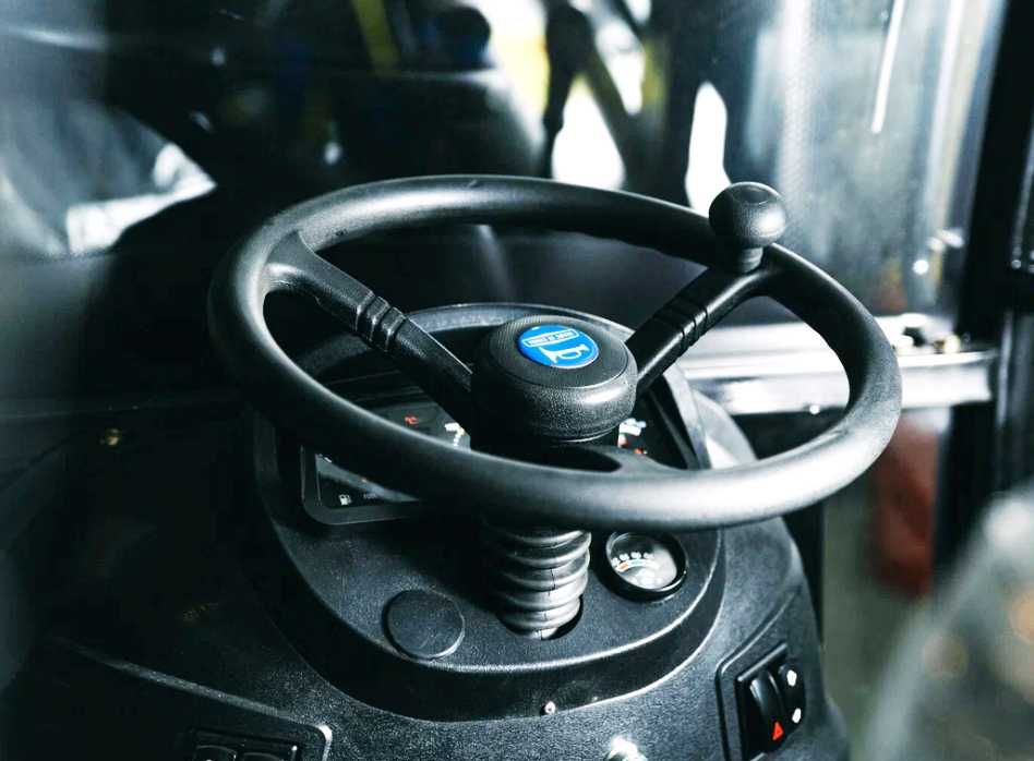 Мінітрактор / трактор Скаут ТЕ-504 С 4х4 реверс, 50 к.с. кондиціонер