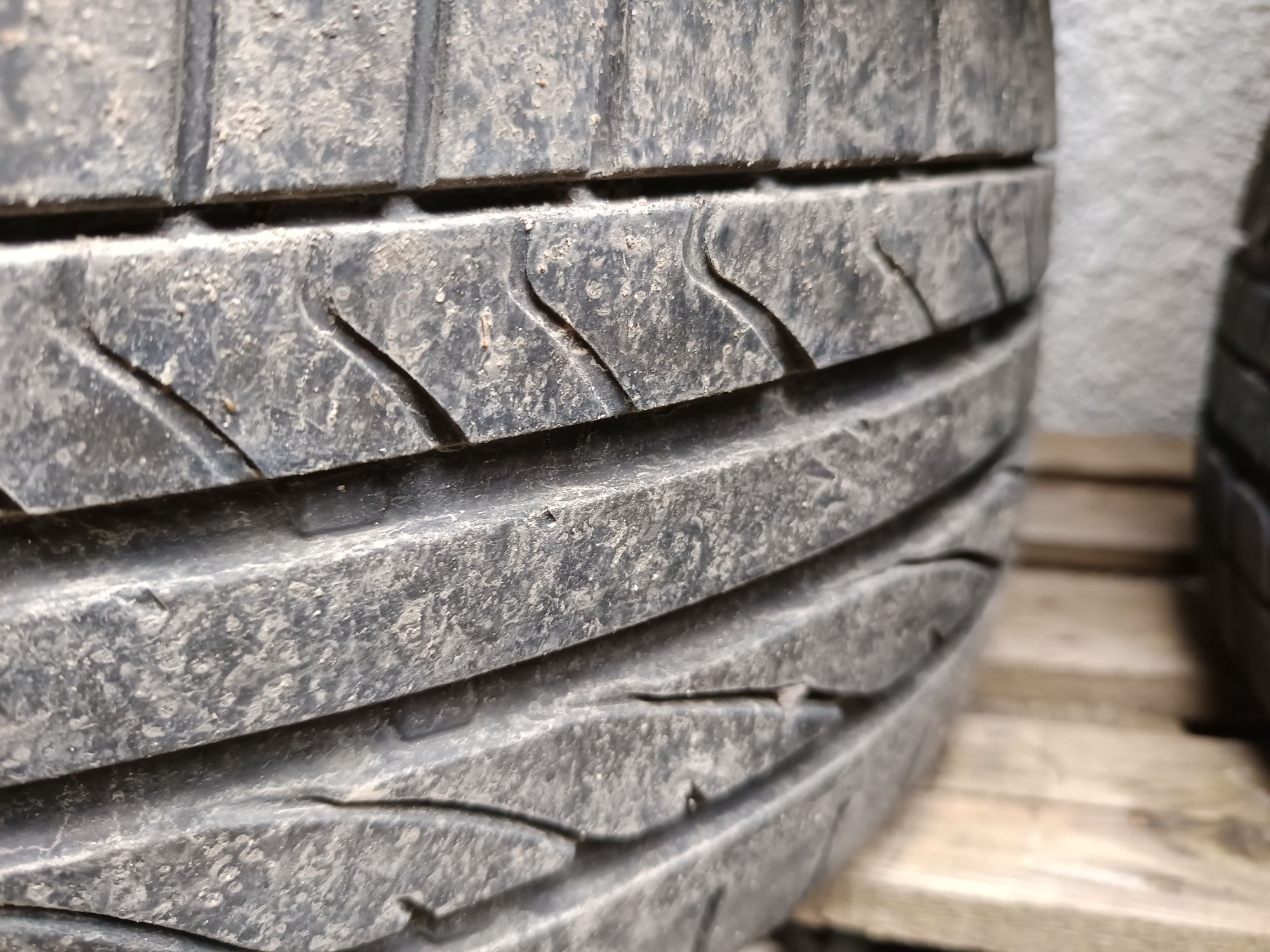 Bridgestone Potenza 215/40r17 18 rok powyżej 7mm