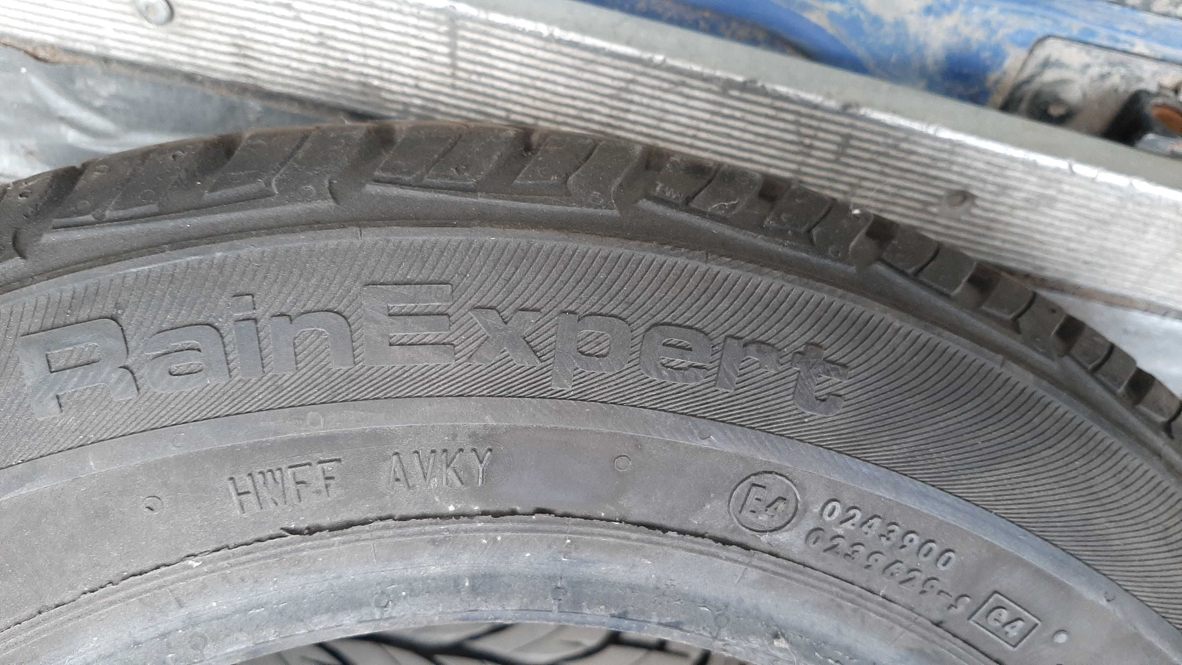 3  opony letnie 145/70 R13 Uniroyal przyczepki auta  ładny stan 11 rok