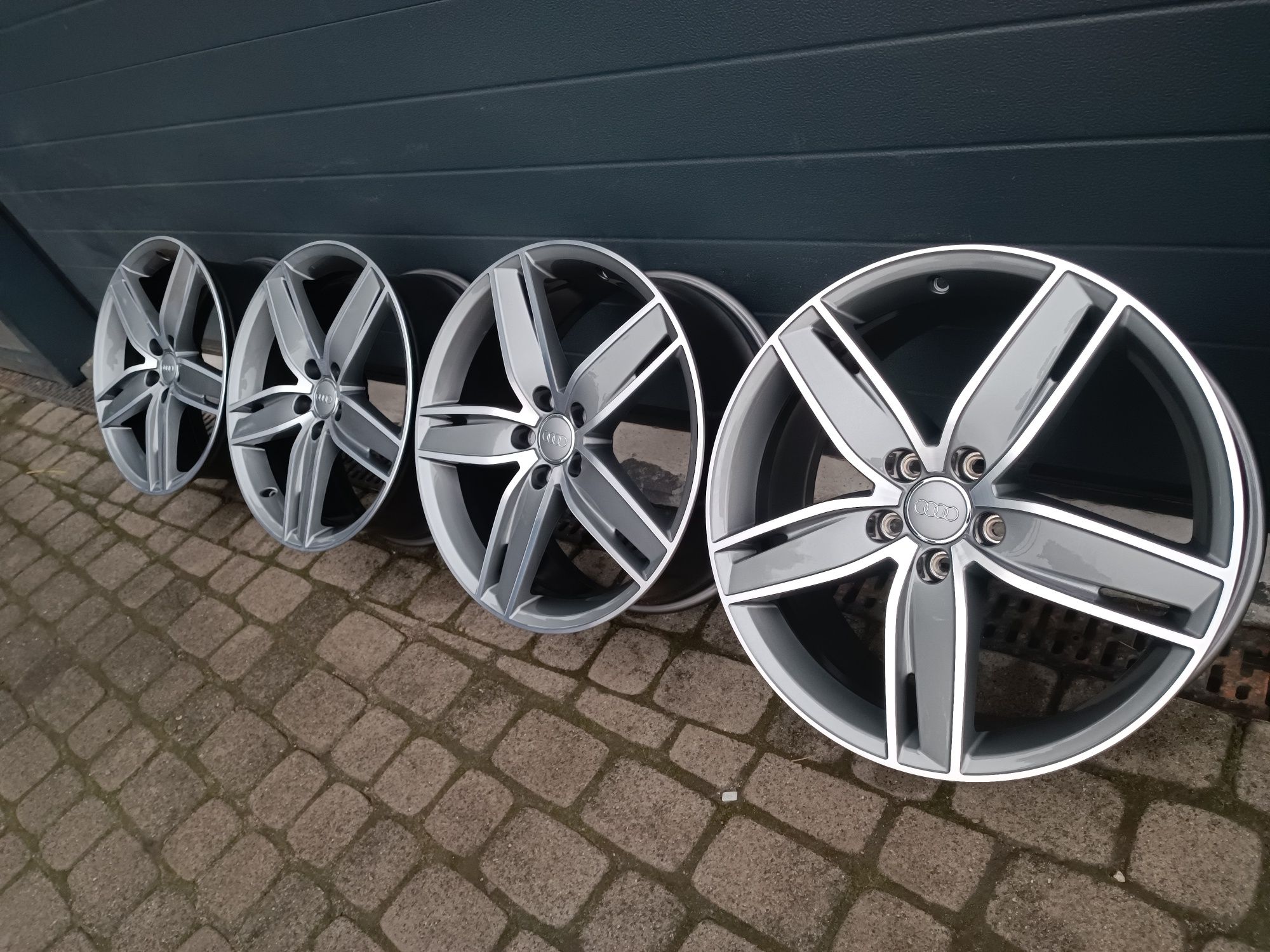 Felgi aluminiowe 5x112 Audi R19 Audi A3