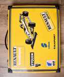 Żółta walizka Renault UNIKAT