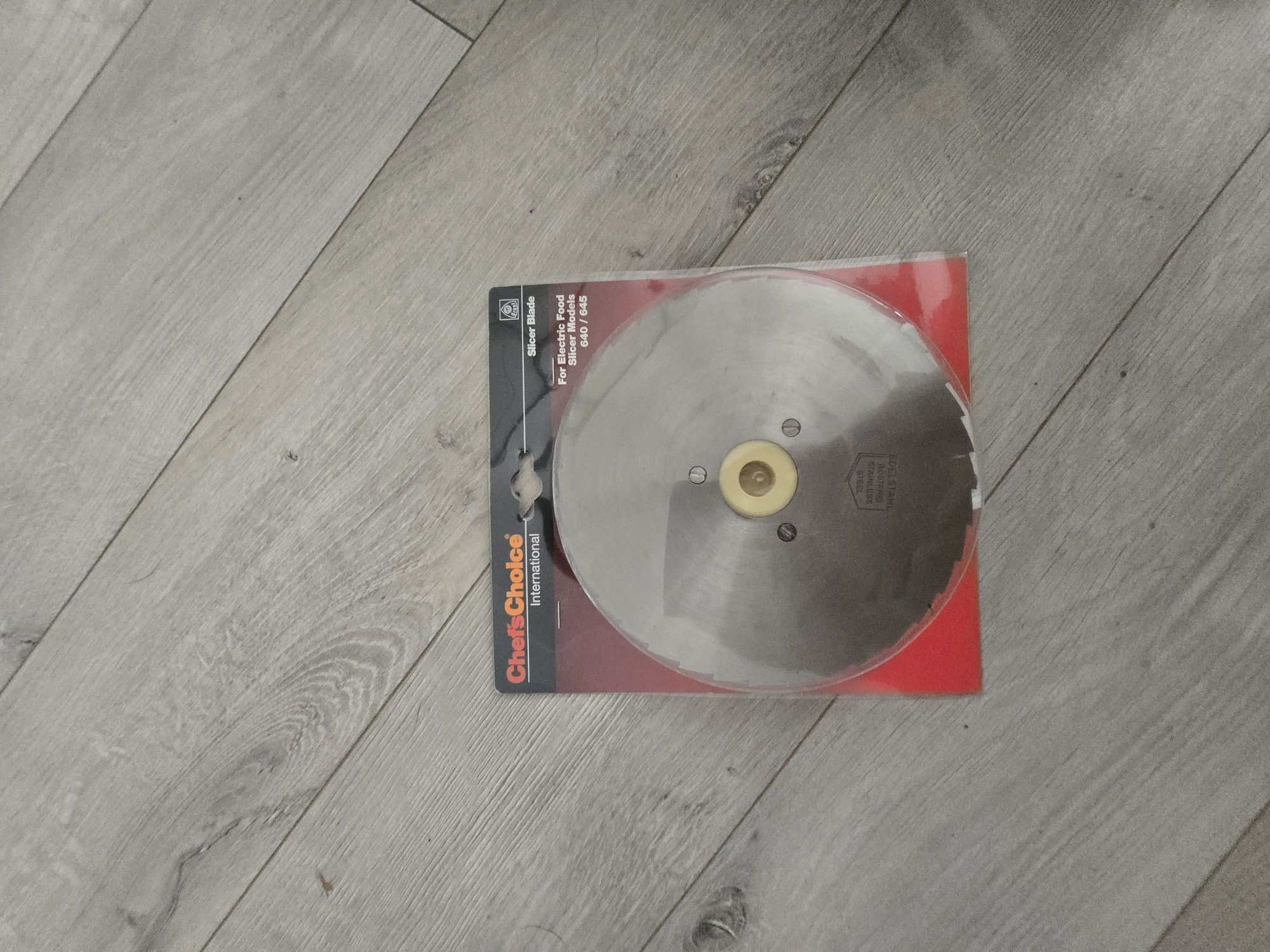 Krajalnica  Chef's Choice 615 120V + gratis