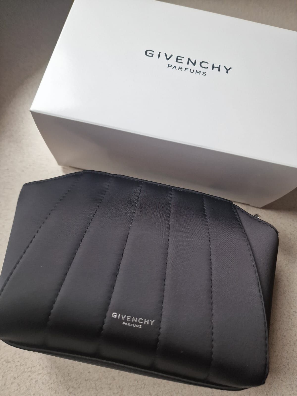 Kosmetyczka Givenchy