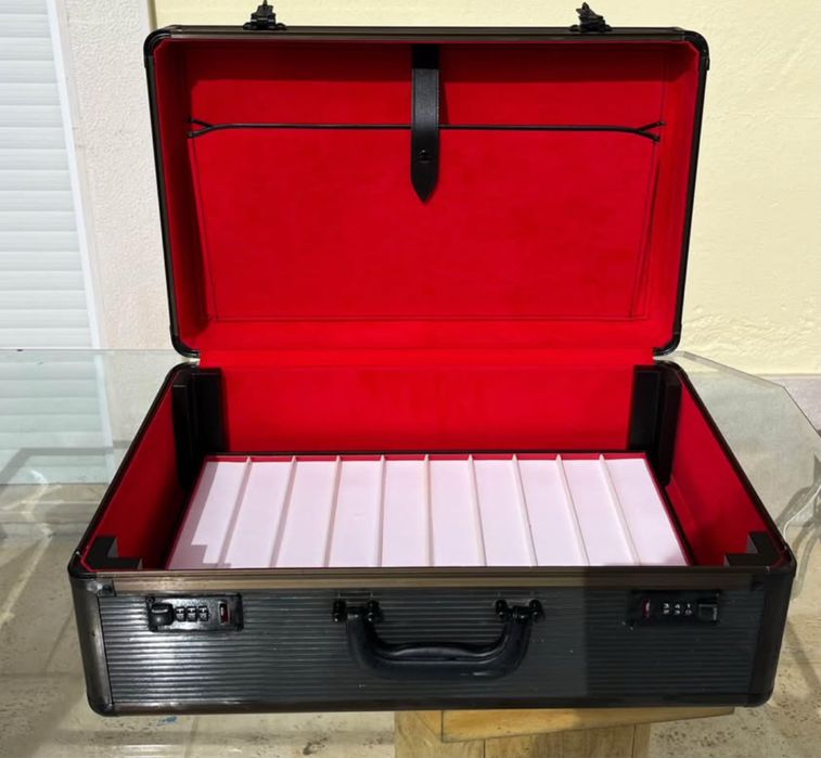 Mala para relogios em metal