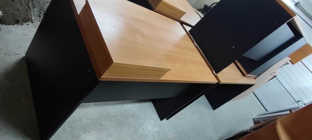 Стіл офісний , компютерний б/в