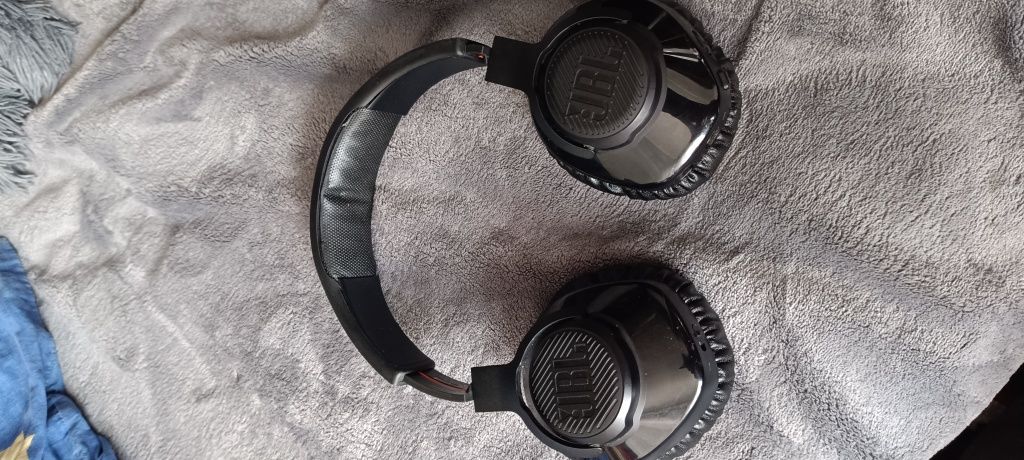 Sprzedam słuchawki JBL Quantum 350 wireles