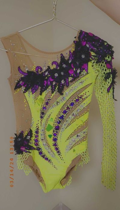 Продається купальник для художньої гімнастики