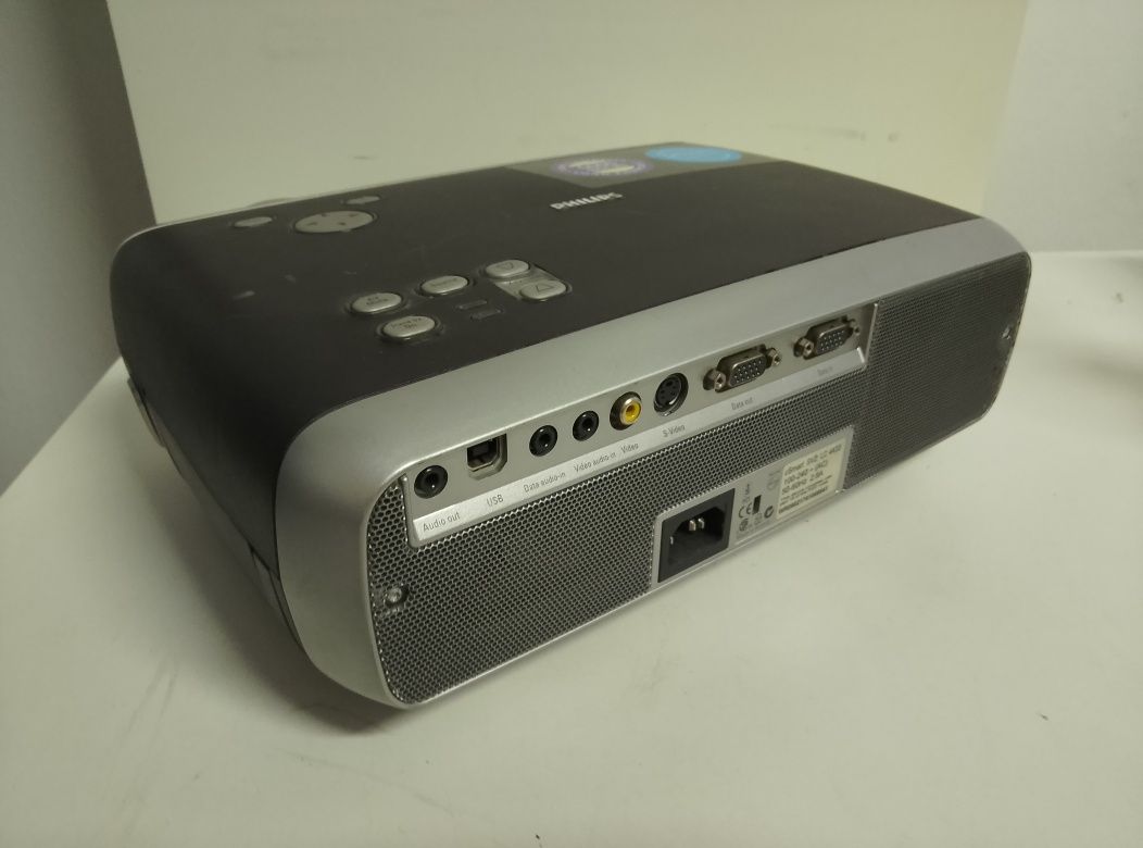 Philips projektor  csmart sv2 LC 4433 lc4433